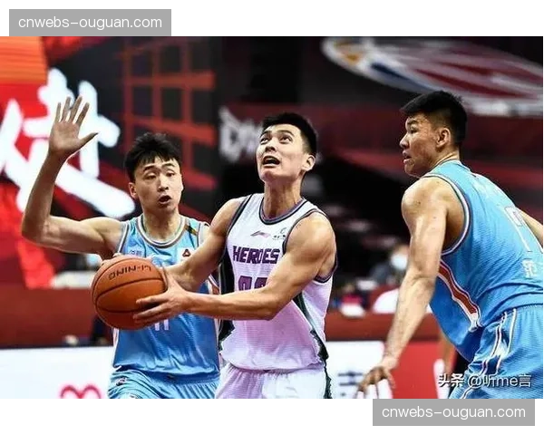 青岛国信惜败广东宏远，教练组肯定球队下半场混合防守策略但遗憾关键球盯人沟通失误